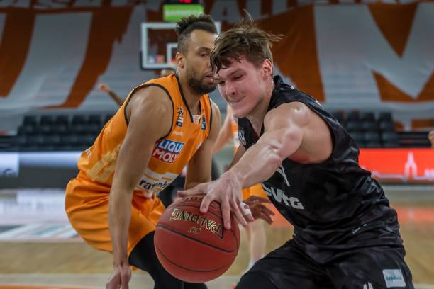 还在关键时 还在关键时