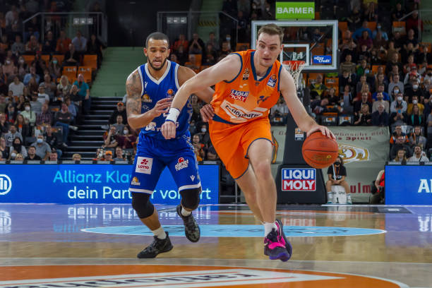 球队立于不 球队立于不